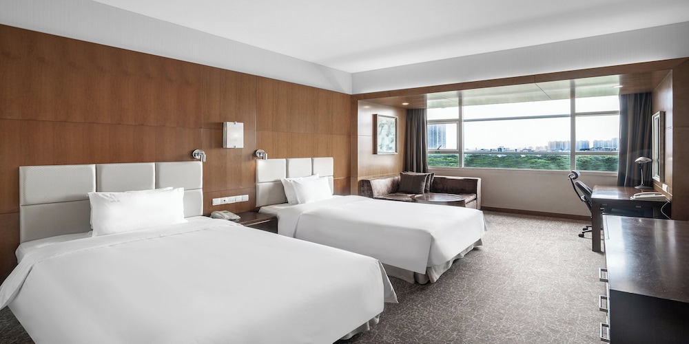 Standard Room, 1 King Bed, Garden View - Photo 4