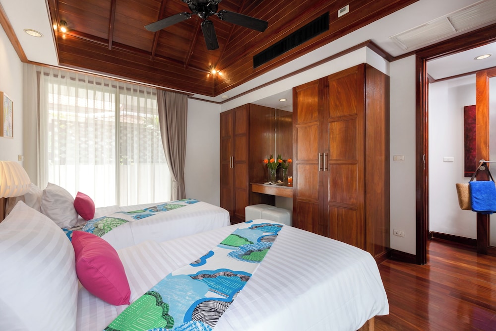 Villa photo 1