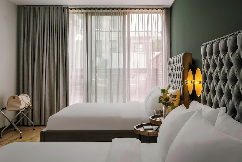 Room, 2 Double Beds - Photo 1