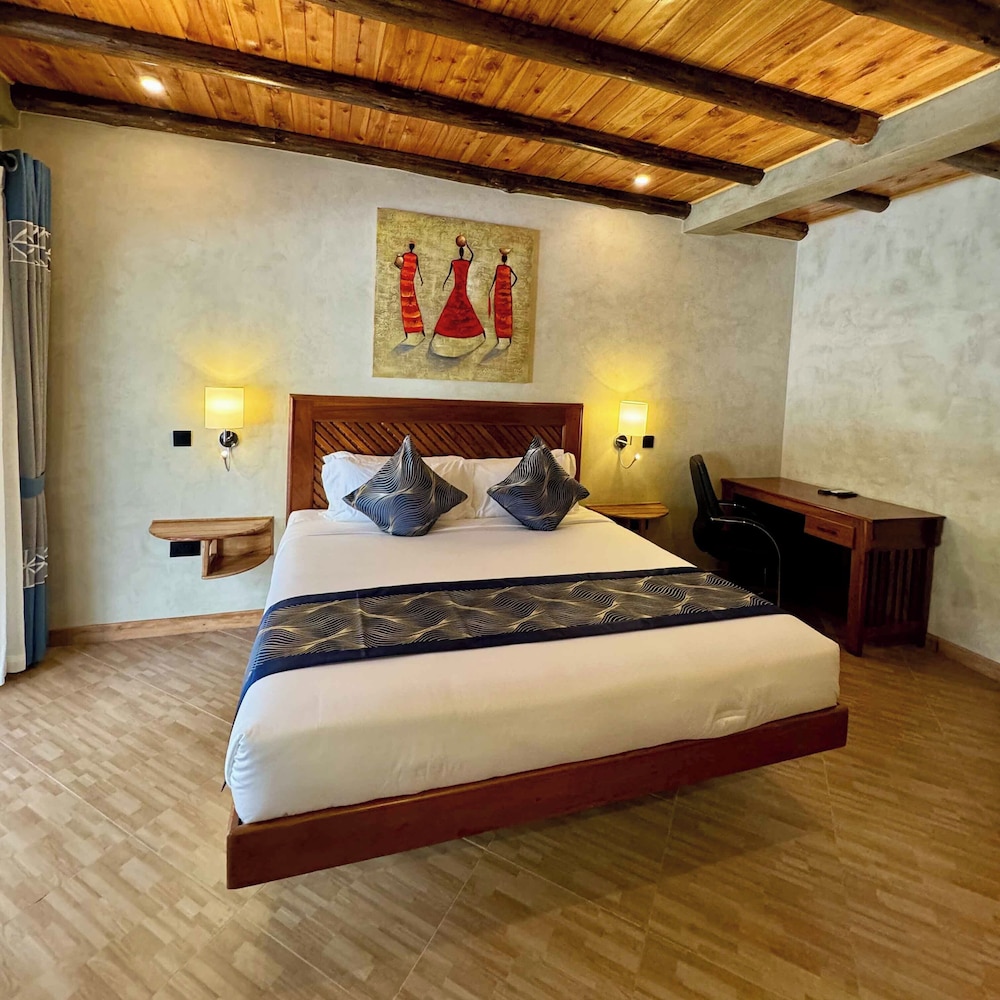 Comfort Double Room, 1 King Bed, Non Smoking, Pool View