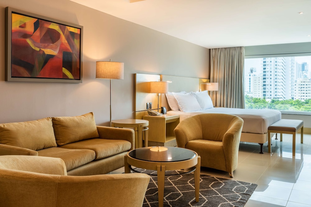 Executive Suite, 1 King Bed - Photo 1