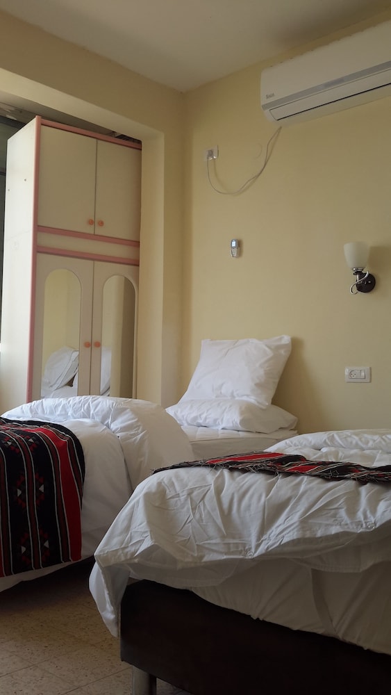 Twin Room, City View (Sheeren) photo 3