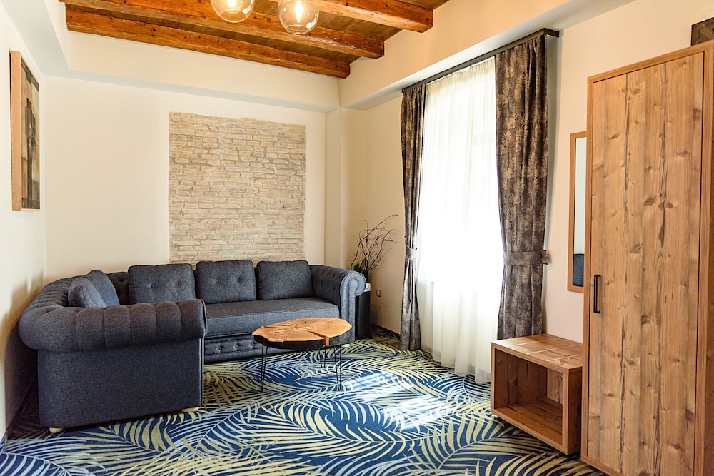 Deluxe Apartment photo 2