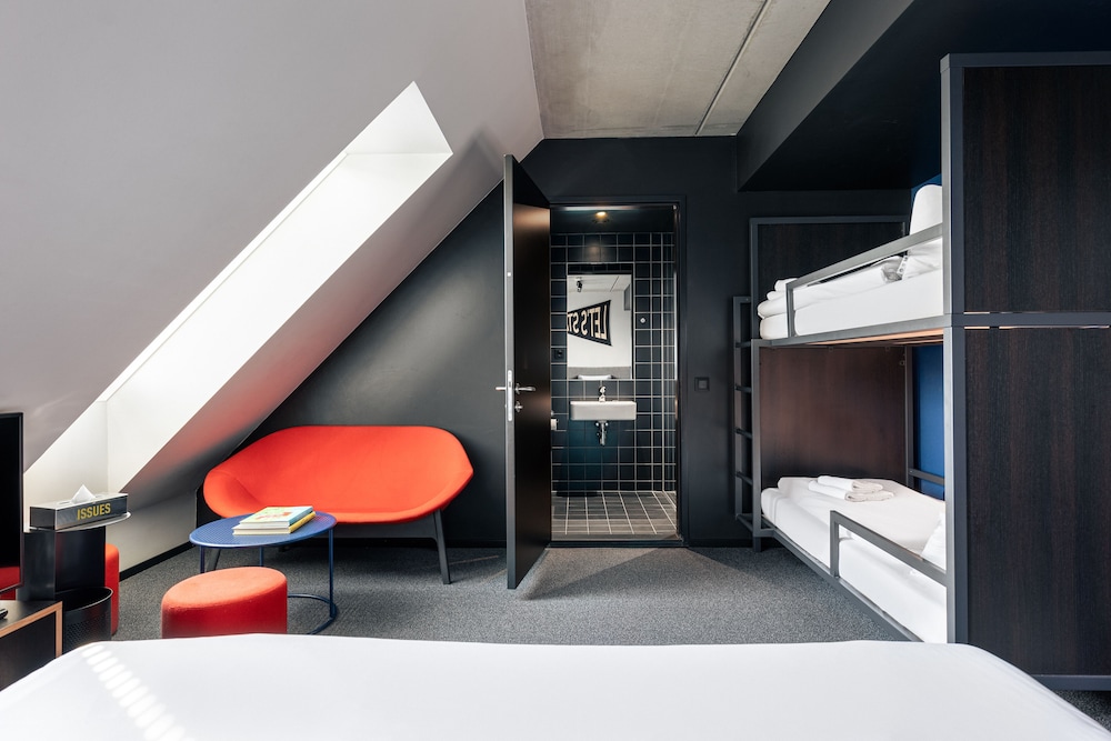 Family Quadruple Room - Photo 4