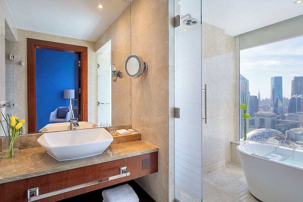 Premium Room, 1 King Bed