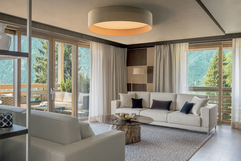 Luxury Apartment, 3 Bedrooms - Photo 3