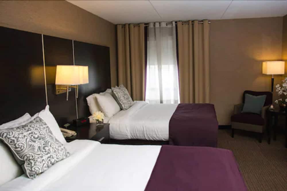 Suite, Multiple Beds, Non Smoking - Photo 2
