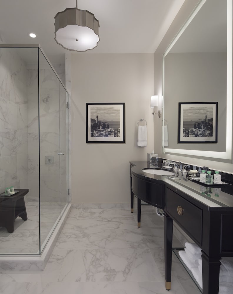 Main Level Guestroom