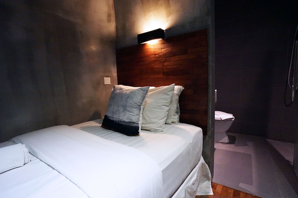 Single Room, No Windows