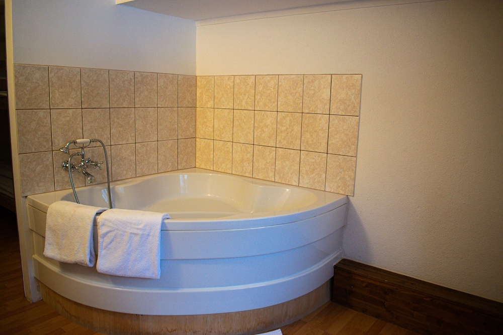 Family Suite, Multiple Beds photo 3