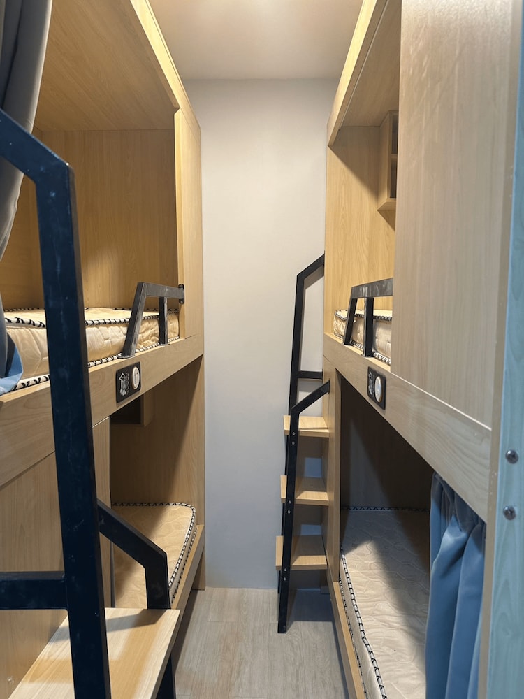Standard Shared Dormitory, City View (Men Only) photo 1