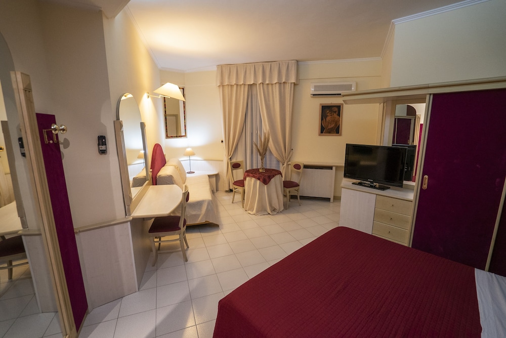 Double or Twin Room photo 3