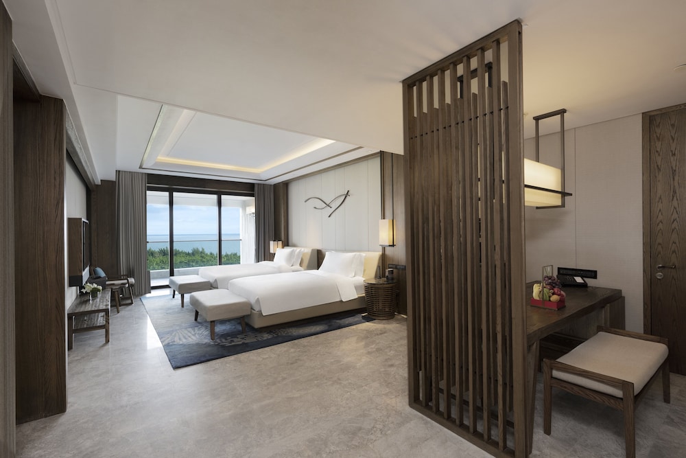 Classic Room, 2 Queen Beds, Sea View (Up to 4 Guests)