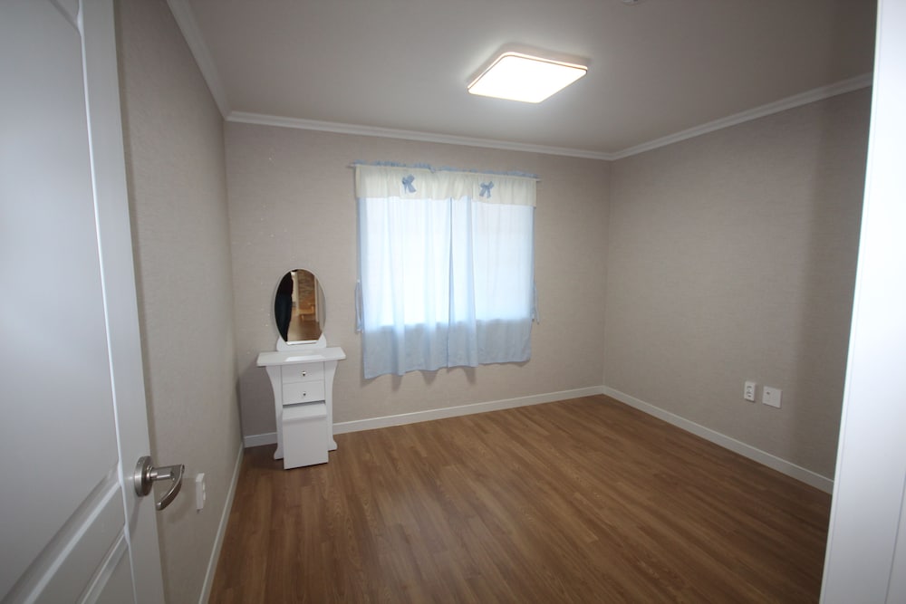 Basic House, 2 Bedrooms photo 1