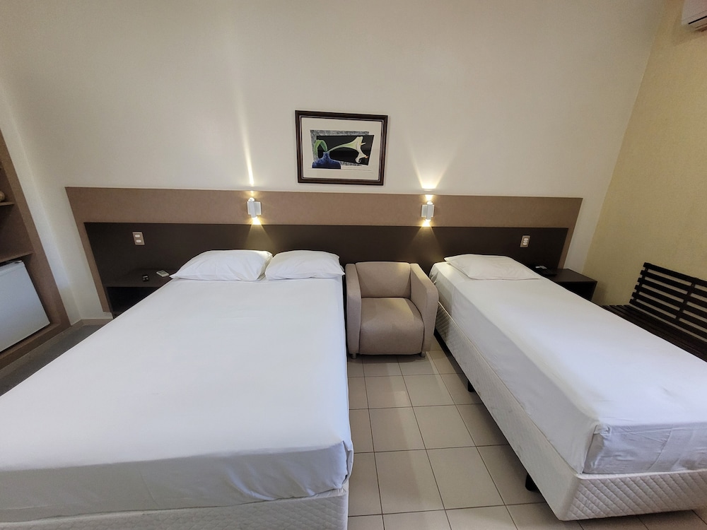 Deluxe Triple Room - Photo 7