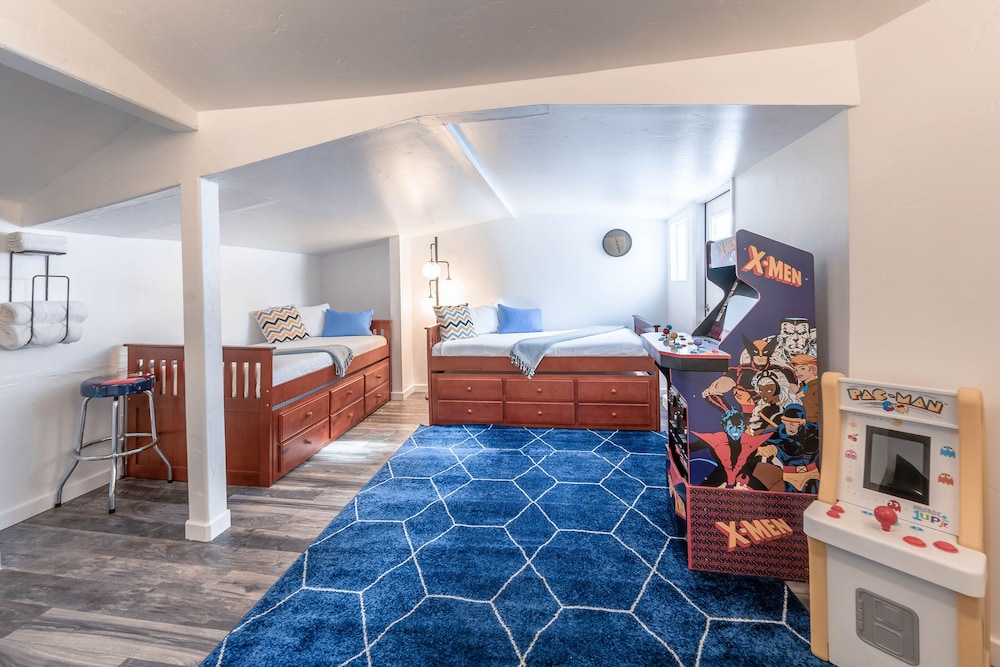 Suite, 2 Bedrooms (Up to 8pax)