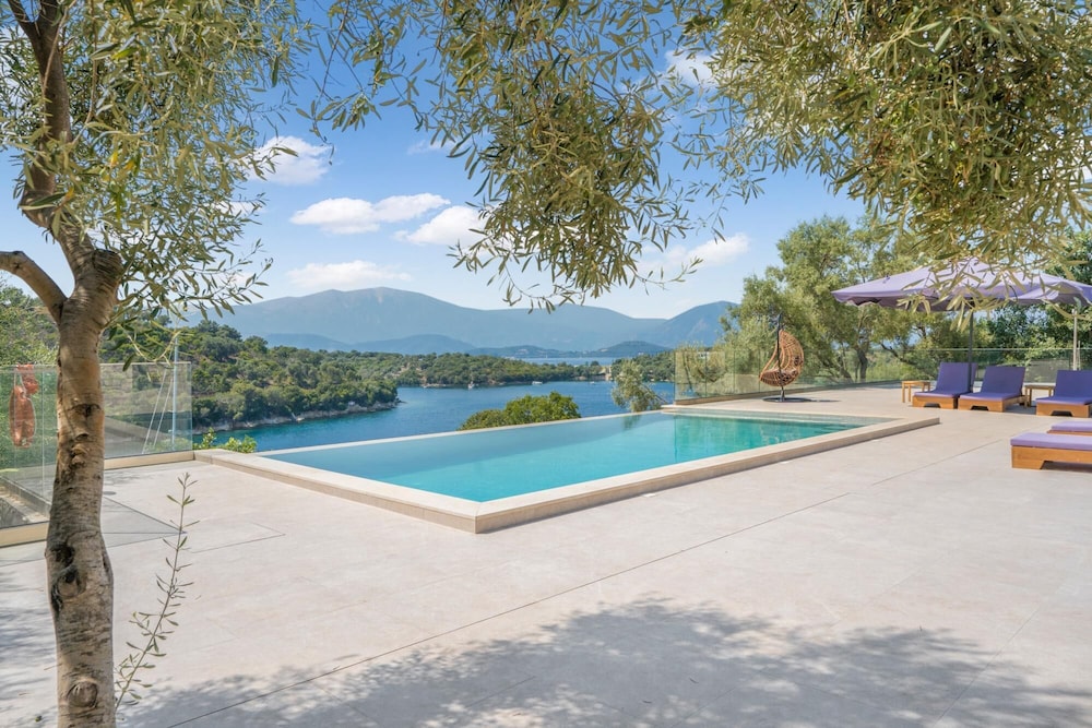 Villa photo 3