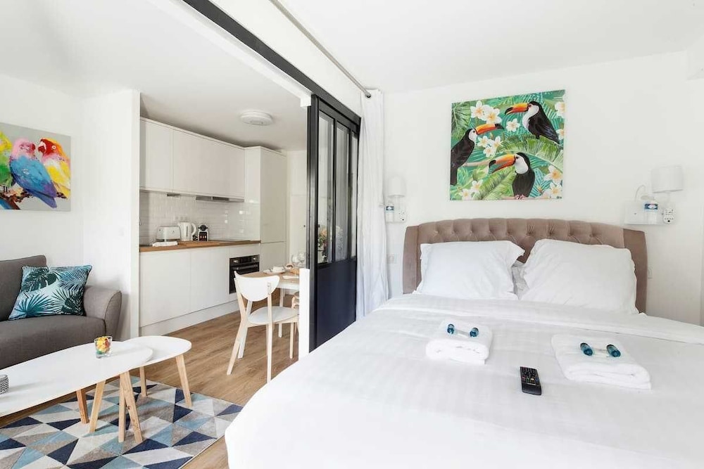City Apartment, City View