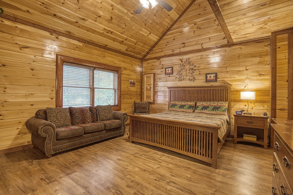 House, Multiple Beds (A New Beginning #522)