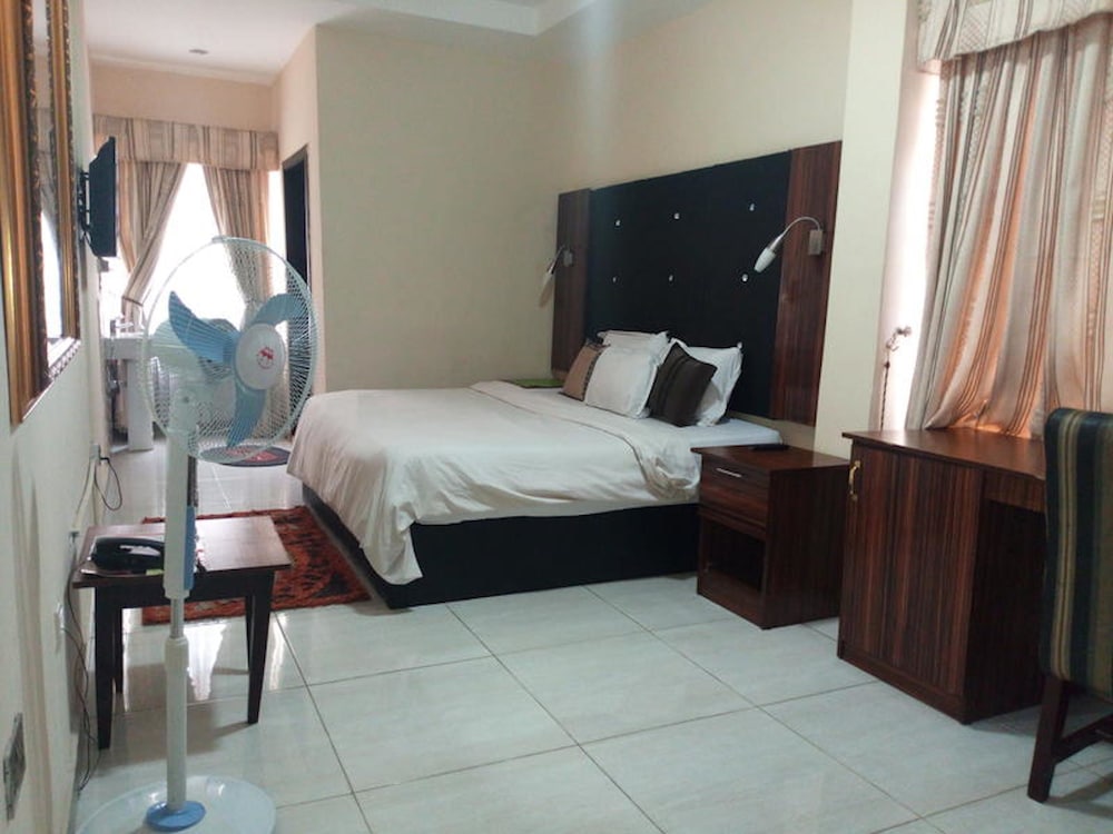 Business Suite photo 2