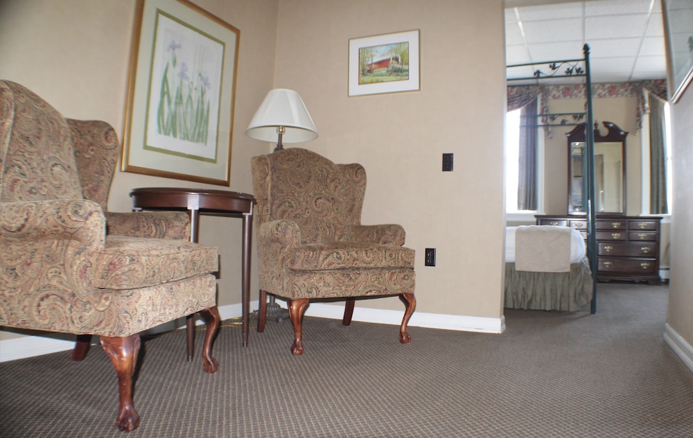 Premier Double Room Single Use, 1 King Bed photo 2