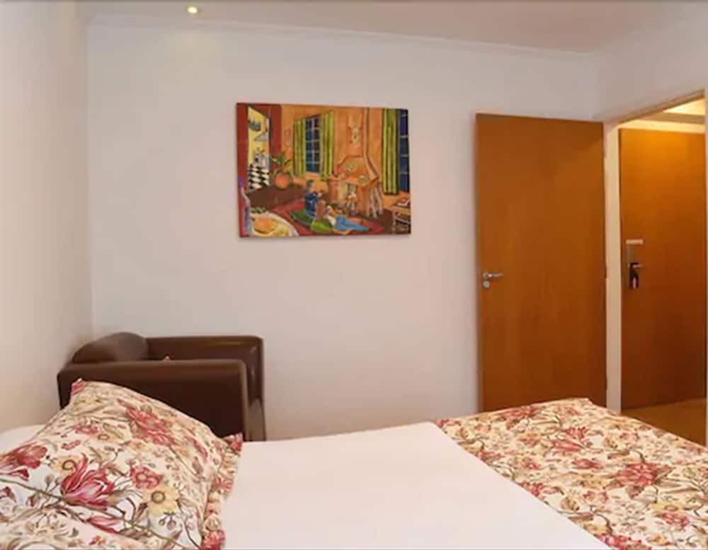 Luxury Double or Twin Room photo 3