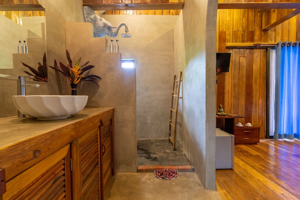 Private Jacuzzi Bungalow - 1 bedroom - Photo 9