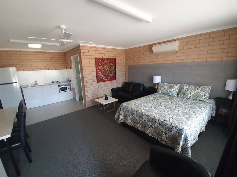 Single Motel Room photo 1