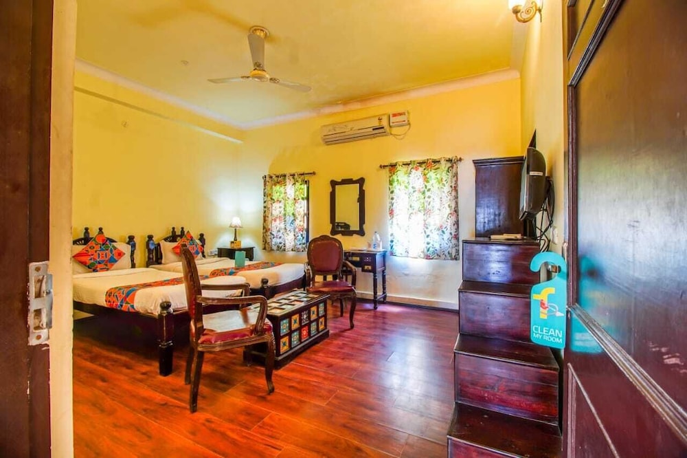 Deluxe Room - Photo 6
