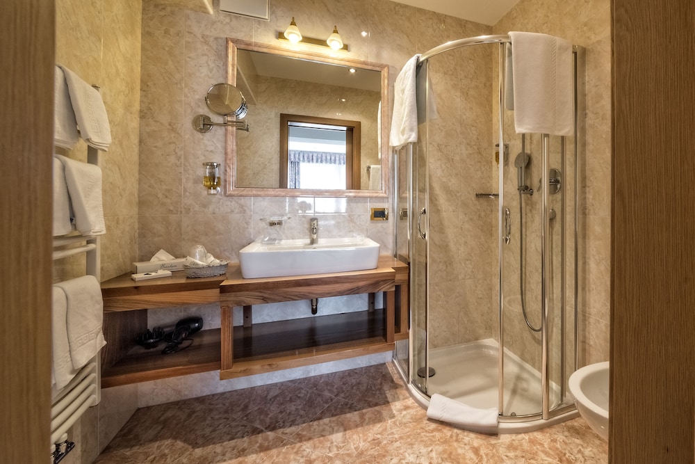Junior Suite, 2 Bedrooms (Superior)
