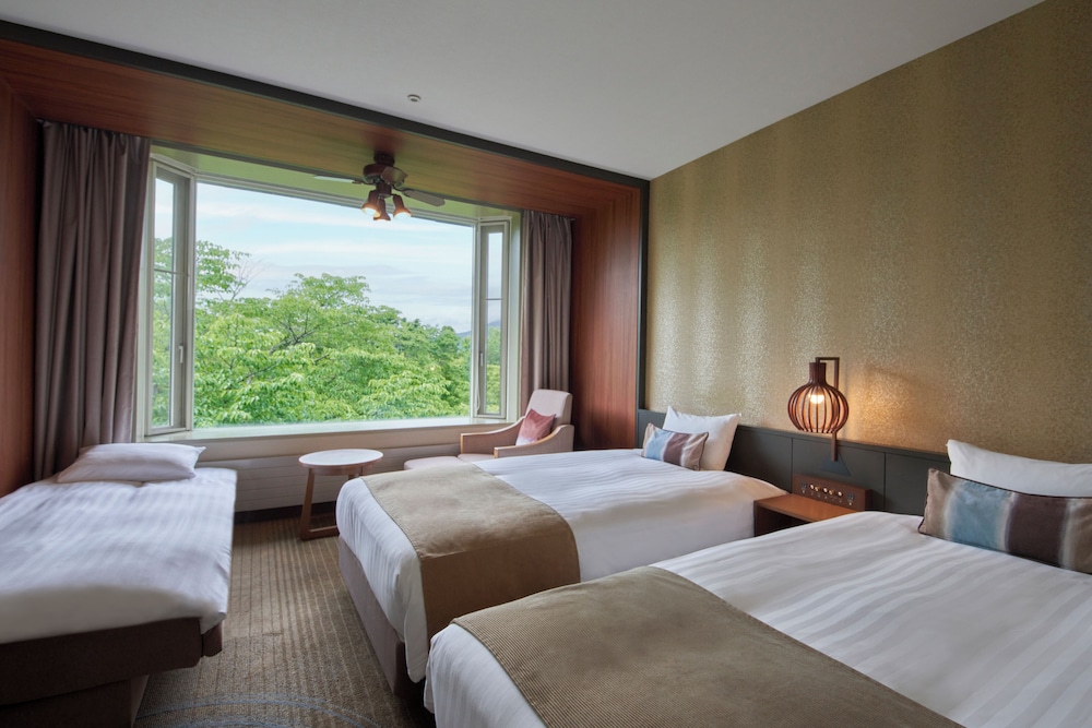 Non Smoking Superior Twin Mountain Side include Wi-Fi 3 guests - Photo 1