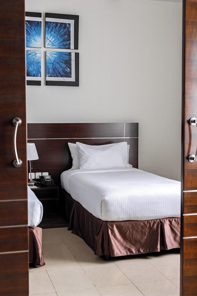 Standard Suite (Twin) photo 2