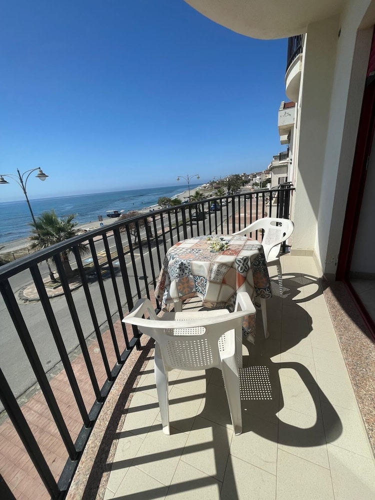 Superior Room, Balcony, Beach View photo 3