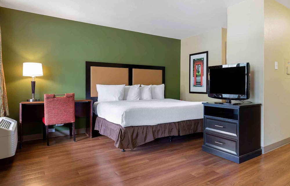 Superior Studio, 1 King Bed With Sofa Bed, Non Smoking photo 2