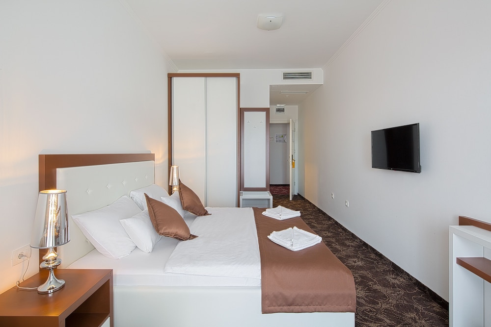 Deluxe Double Room, 1 King Bed, Sea View