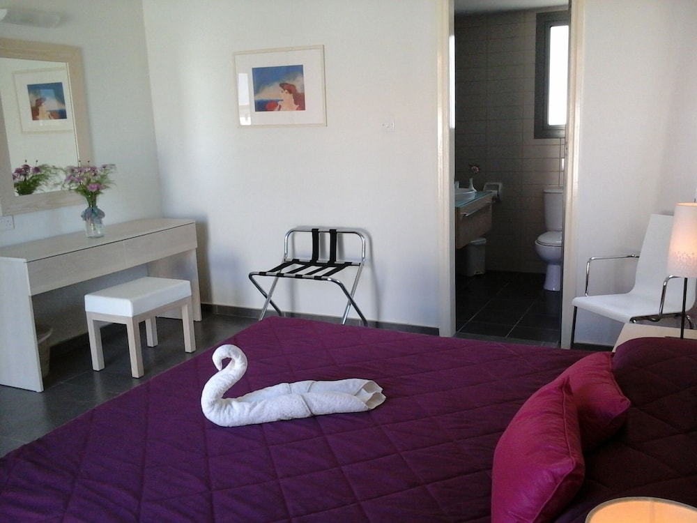 Villa, 2 Bedrooms, Pool View photo 2