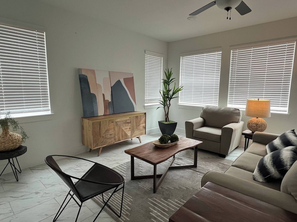 House, 4 Bedrooms, Accessible, Smoking photo 1