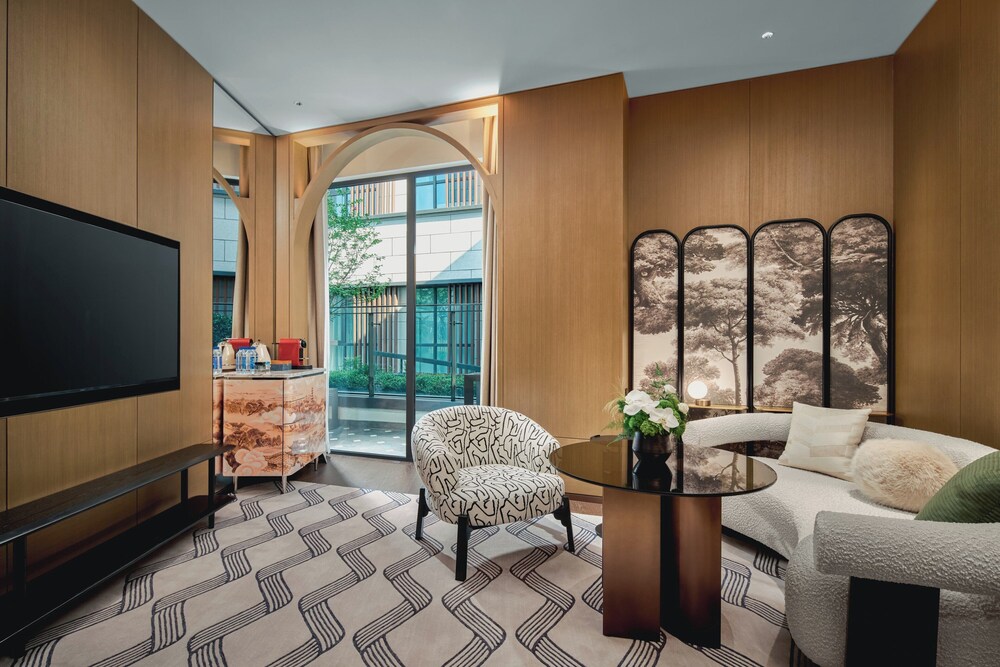 Suite, 1 Bedroom, Balcony photo 2