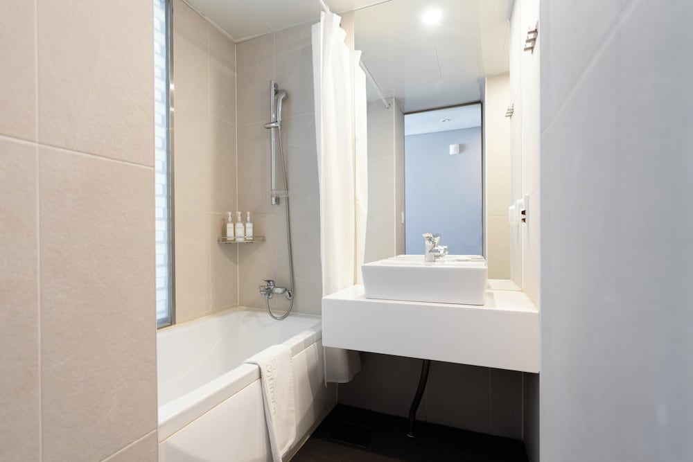 Business Twin Room, City View — the supplier's photographs — photo 3