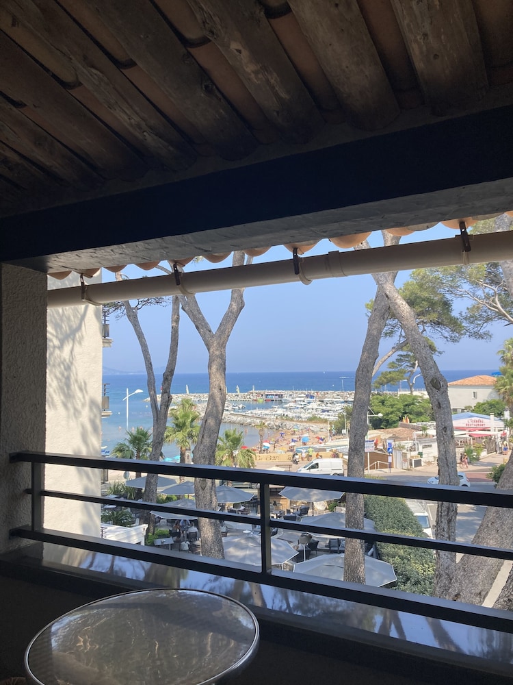 Deluxe Room, 1 Bedroom, Hill View