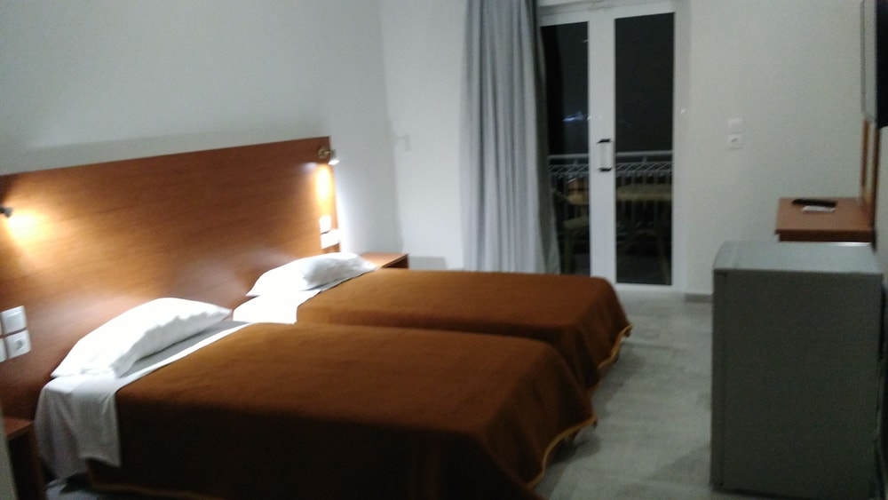 Double Room - Photo 8