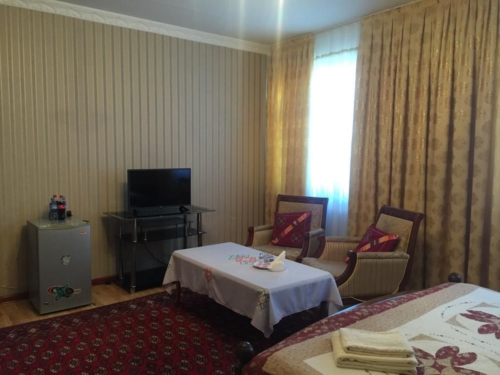 Double Room with Extra Bed photo 2