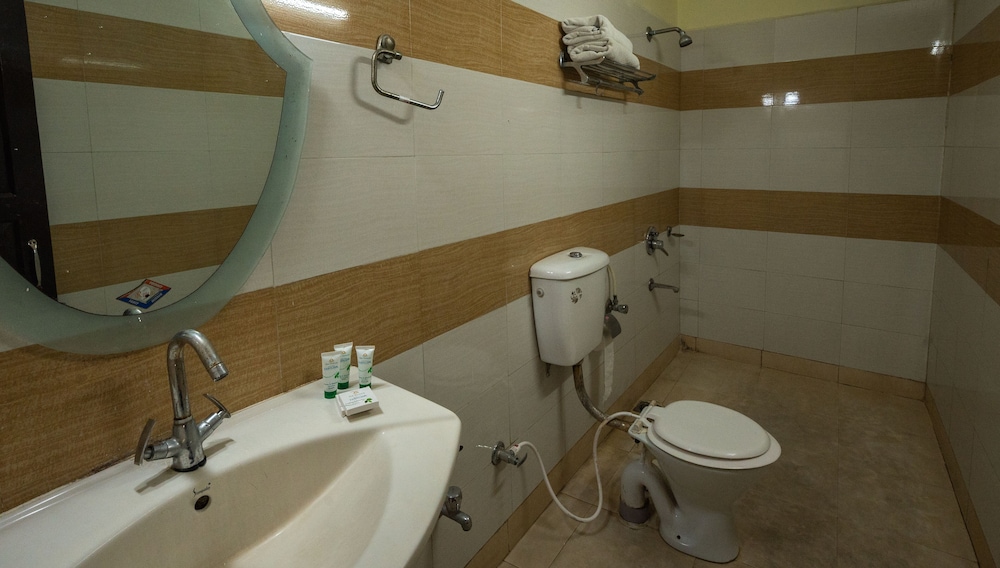 Deluxe Lake Facing  Room - Photo 3