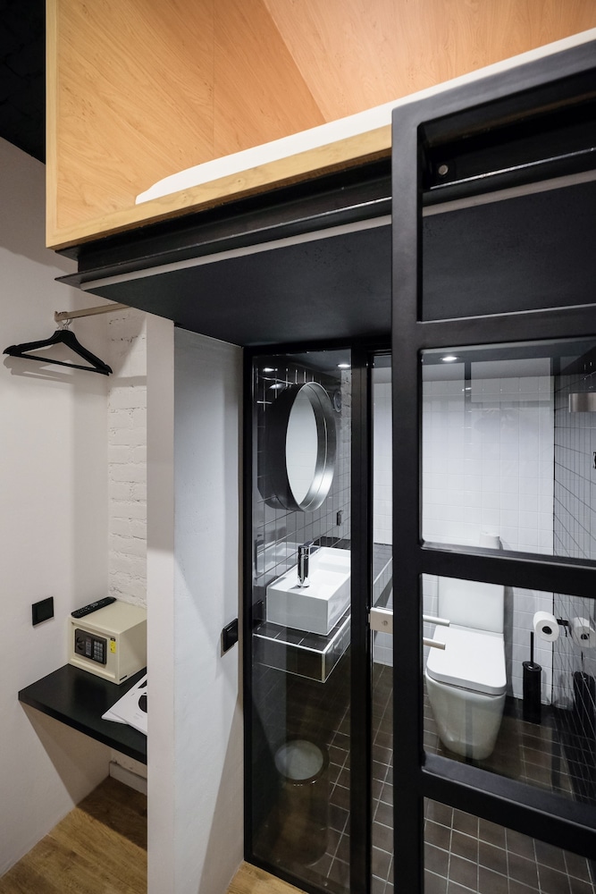 Single Room, Shared Bathroom (MonoBox) photo 2