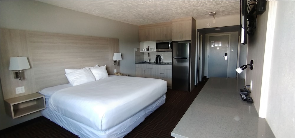 Room, 1 King Bed, Non Smoking (Efficiency) - Photo 5