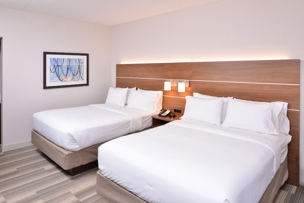 Standard Room, 2 Double Beds, Accessible (Comm, Tran Shwr) - Photo 7