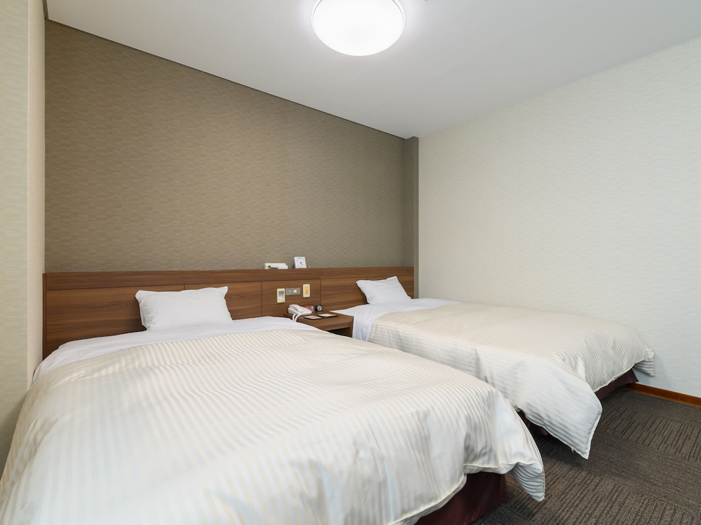 Twin Room, Non Smoking photo 2