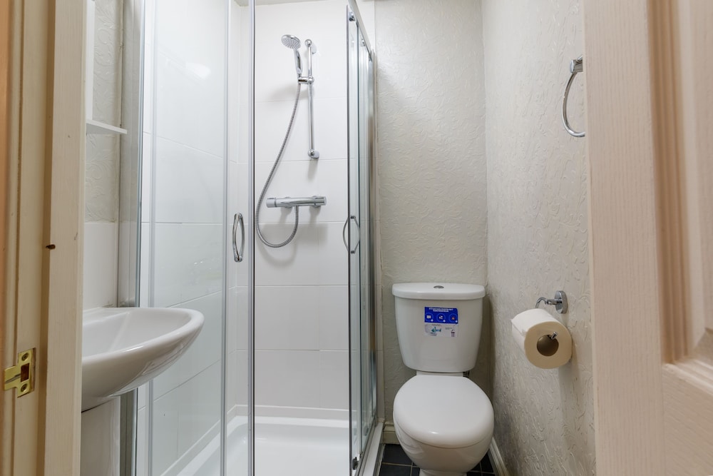 Double Room, Ensuite (Small) photo 1