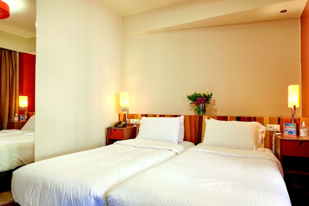 Triple City View Room photo 3