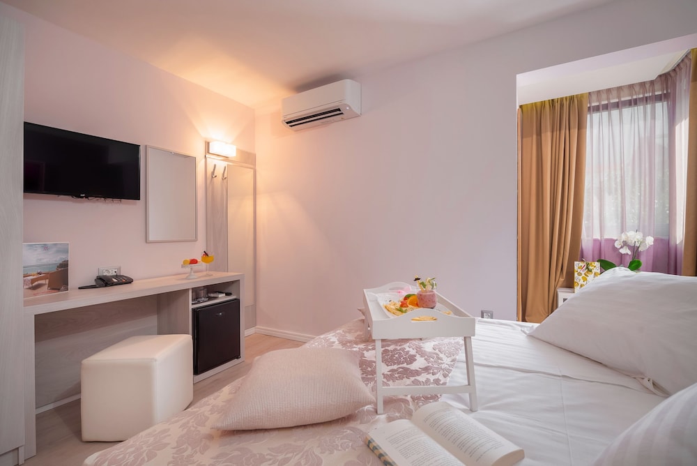 Standard Double Room, 1 Queen Bed, Mountain View - Photo 15